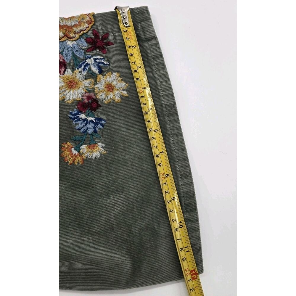 Driftwood Women's Corduroy Embroidered Farrah Flare Leg Jeans Size 30 34" Inseam - Picture 10 of 12
